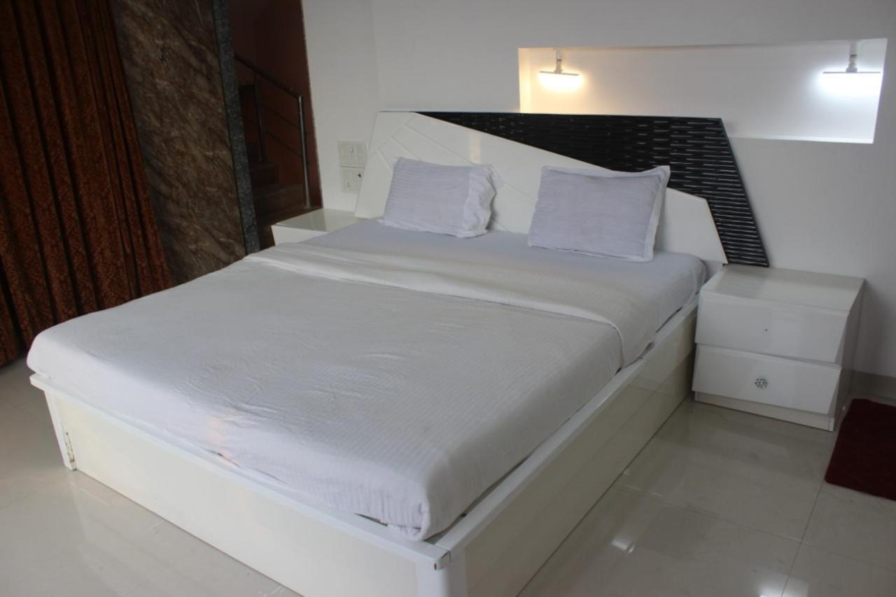 Villa 99 4Bhk Lonavala Kültér fotó