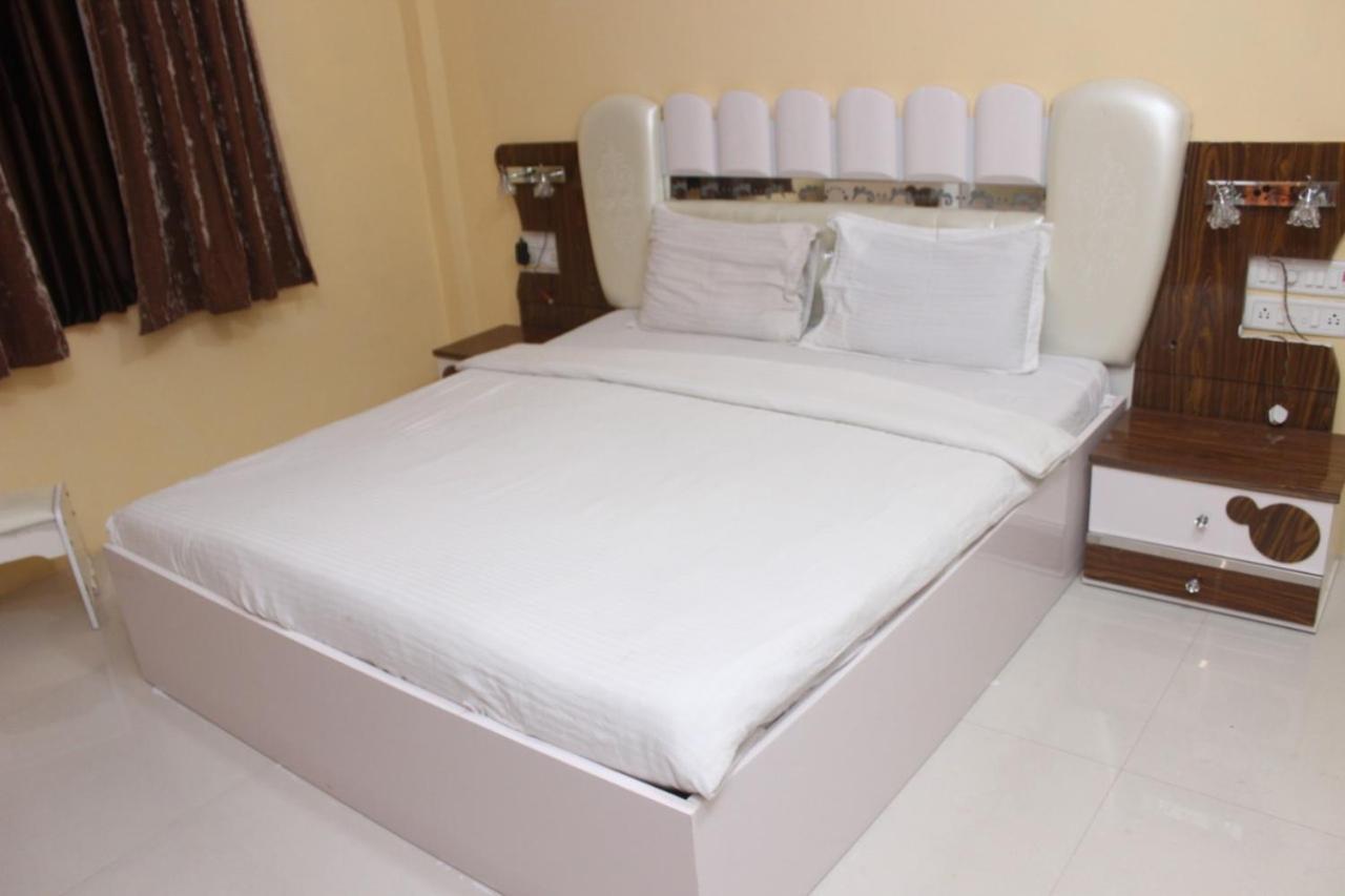 Villa 99 4Bhk Lonavala Kültér fotó