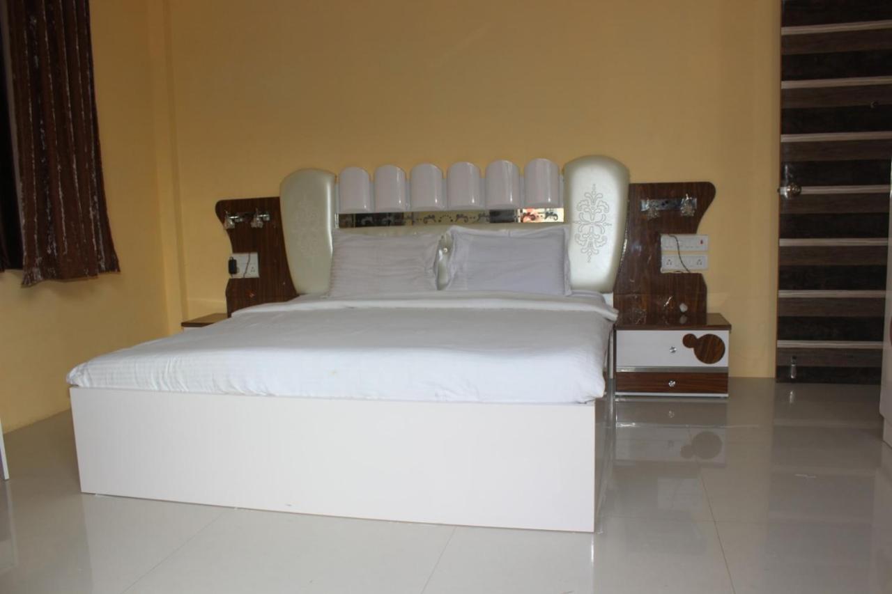 Villa 99 4Bhk Lonavala Kültér fotó